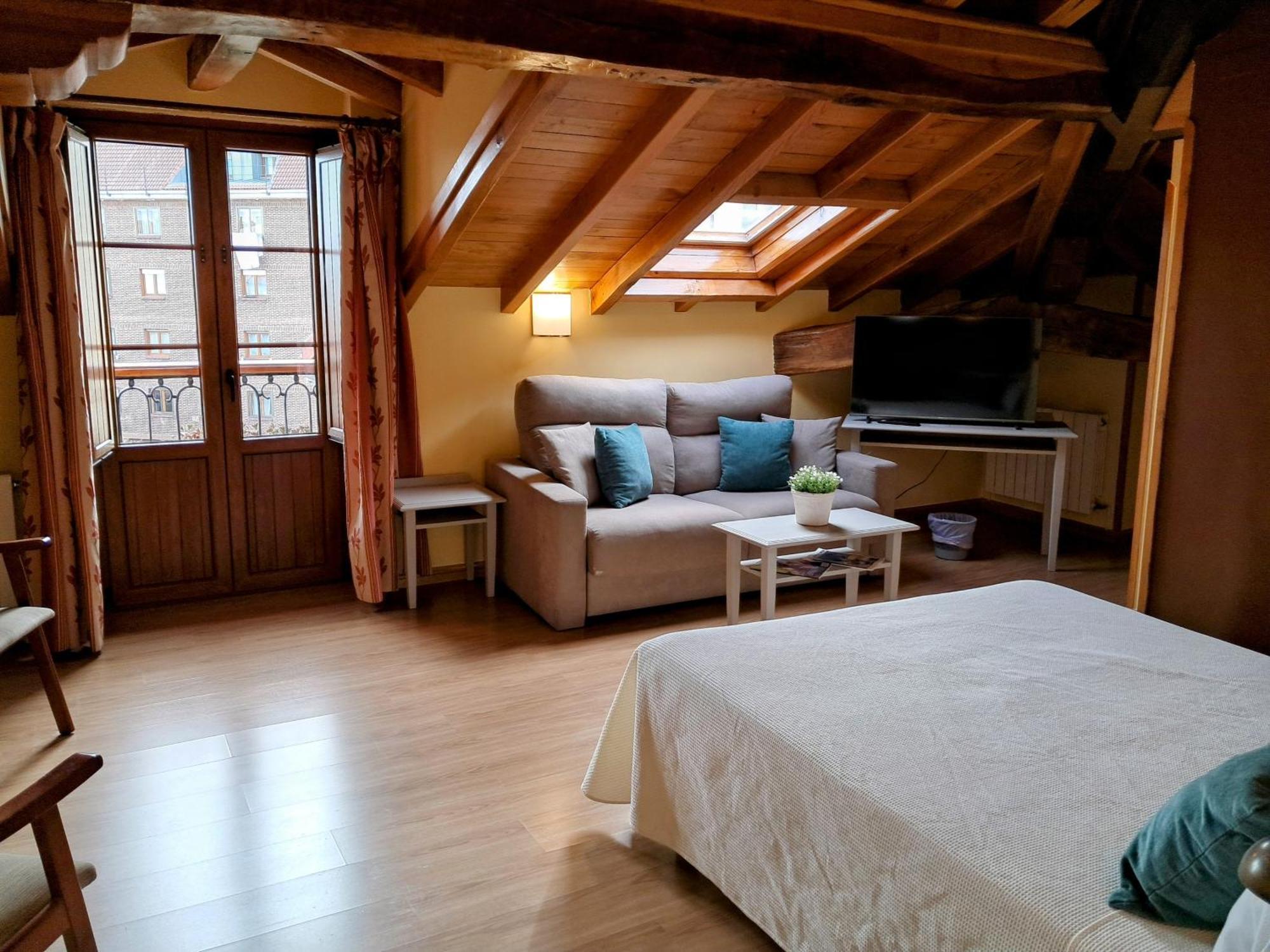 Hotel San Roque 레이노사 외부 사진